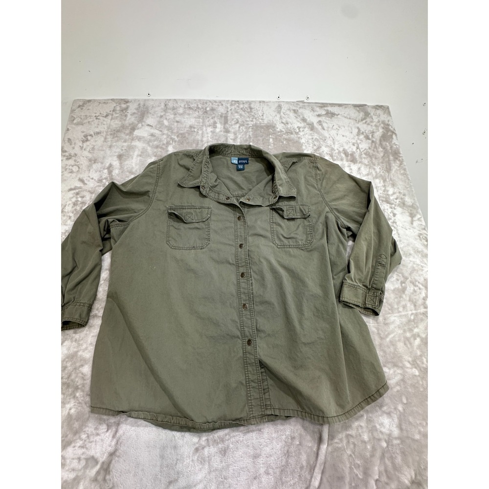 Men's Casual Button-Down Shirt in Olive Green